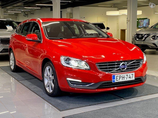 VOLVO V60 2