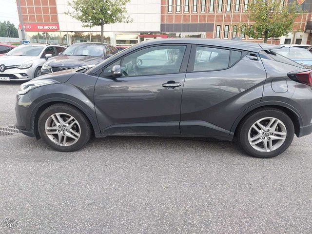 Toyota C-HR 6