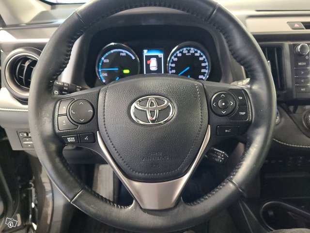 Toyota RAV4 11