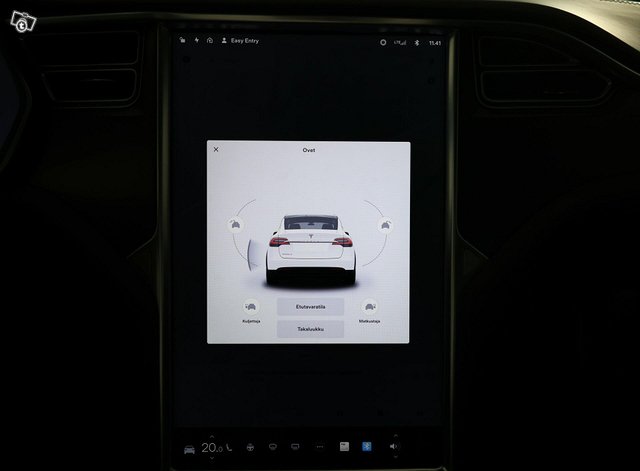 Tesla Model X 22