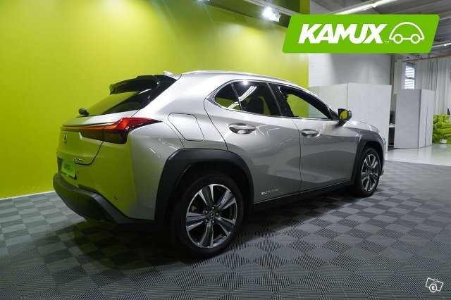 Lexus UX 4