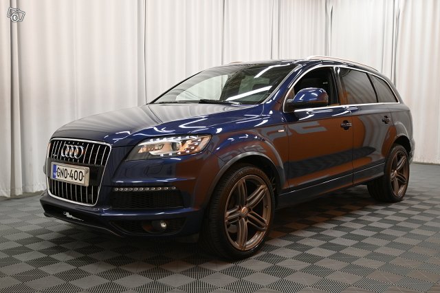 Audi Q7 4