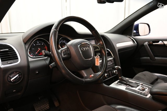 Audi Q7 16