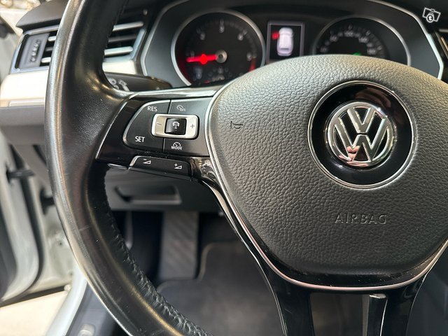 Volkswagen Passat 18