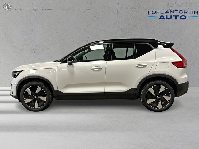 Volvo XC40 3