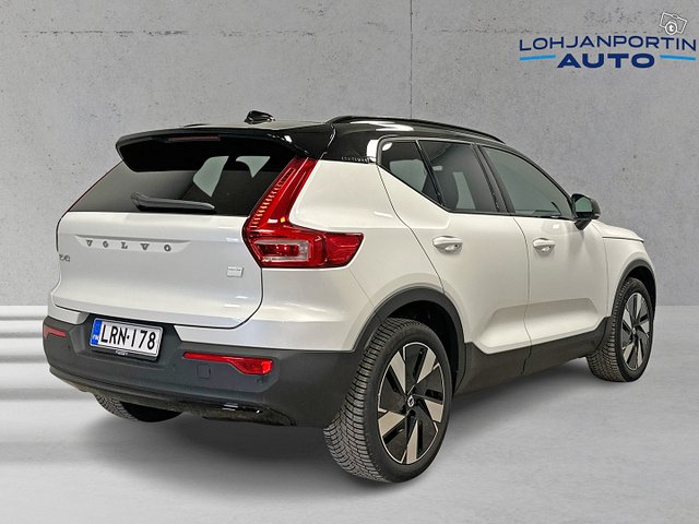 Volvo XC40 8