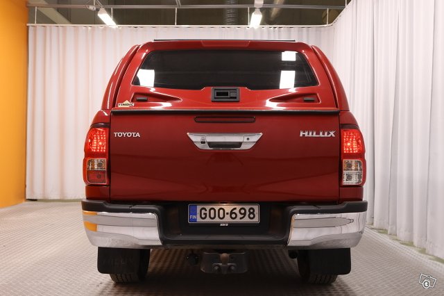 Toyota Hilux 6