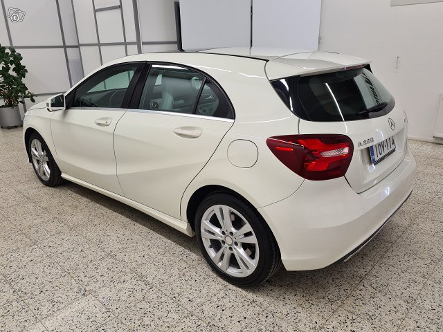 MERCEDES-BENZ A 3