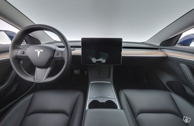 Tesla Model 3 9