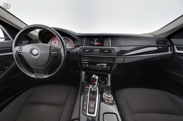 BMW 520 11