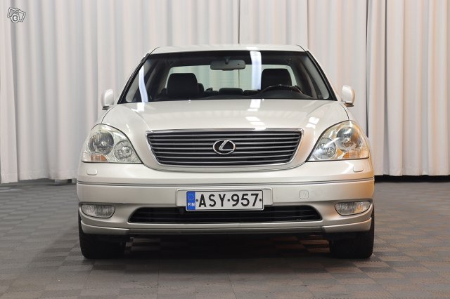 Lexus LS 2