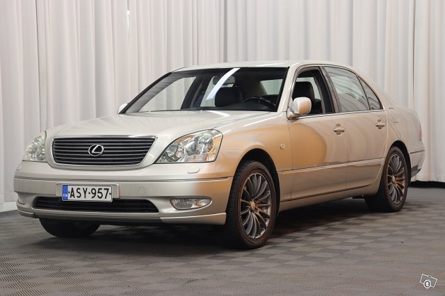 Lexus LS 3