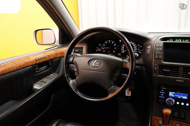 Lexus LS 20