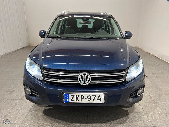 Volkswagen Tiguan 8