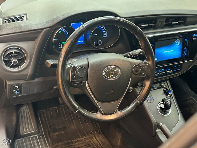 Toyota Auris 5