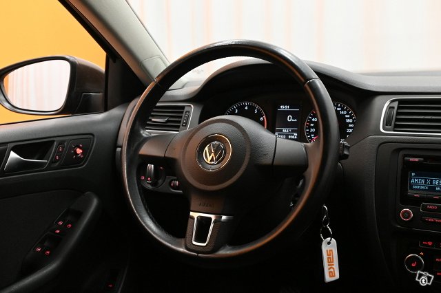 Volkswagen Jetta 14