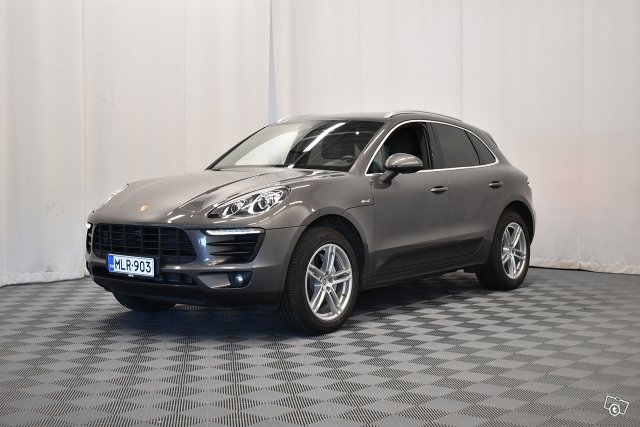 Porsche Macan 4