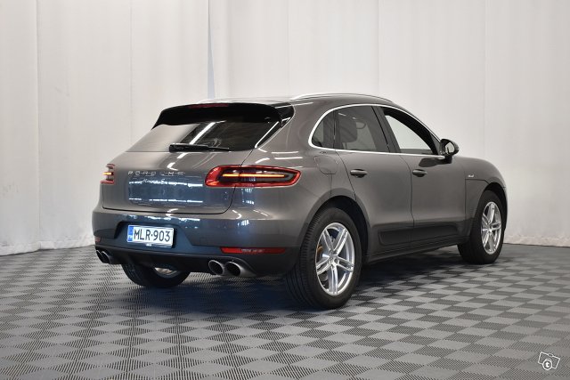 Porsche Macan 5