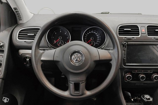 Volkswagen Golf 16