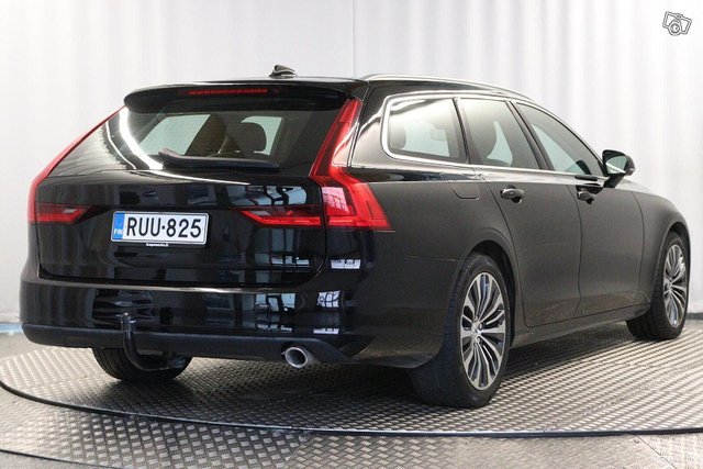 Volvo V90 2