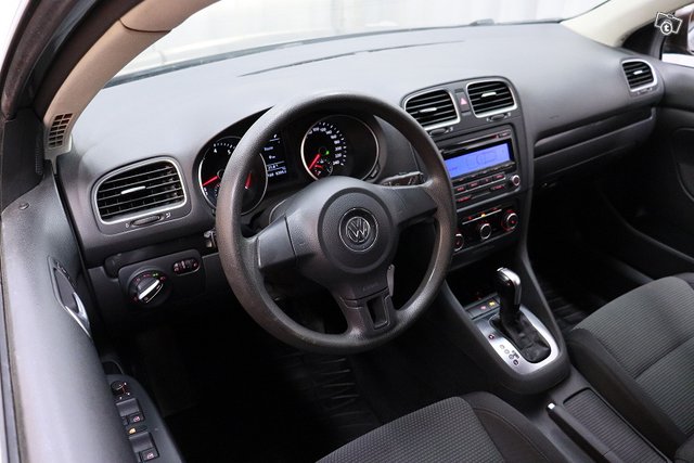 Volkswagen Golf 11