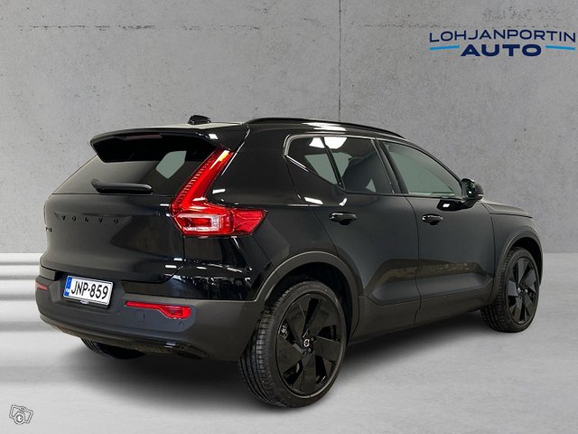 Volvo EX40 8