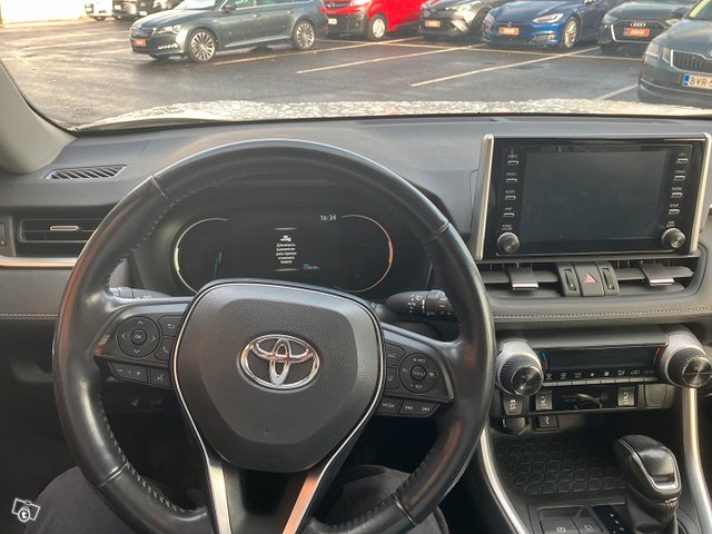 Toyota RAV4 5