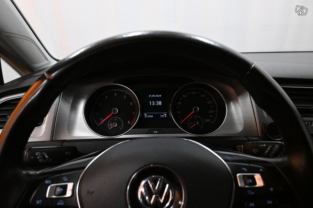 Volkswagen Golf 20