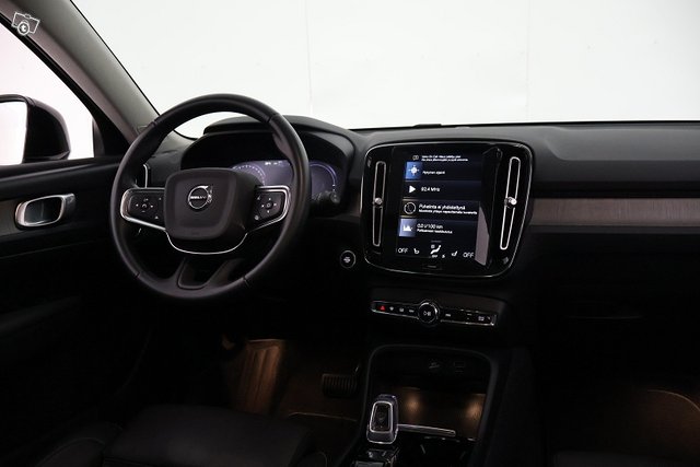 Volvo XC40 17