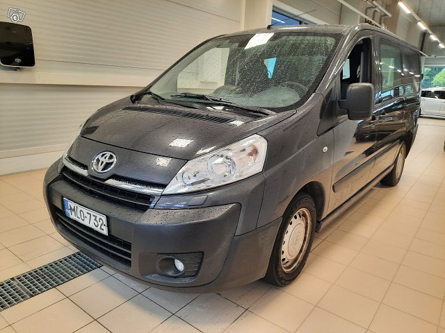 TOYOTA Proace