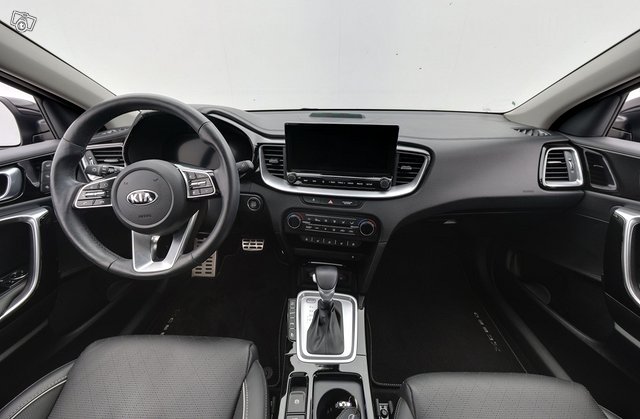 Kia Xceed 11