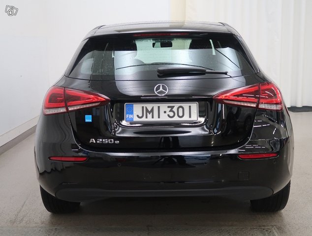 Mercedes-Benz A 4