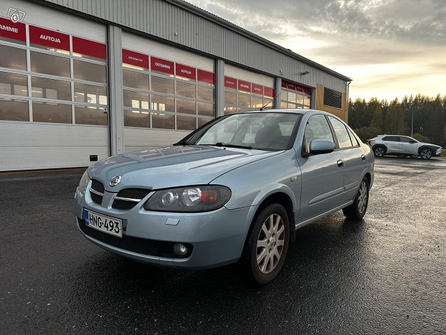 Nissan Almera 1