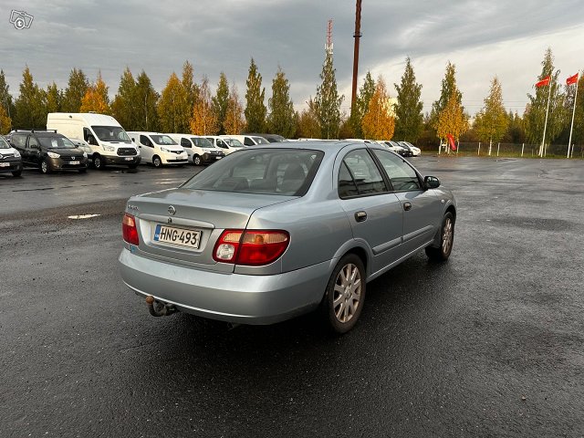 Nissan Almera 5