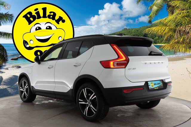 VOLVO XC40 3