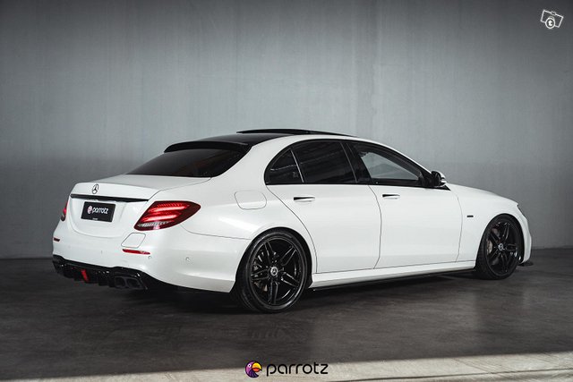 Mercedes-Benz E 4