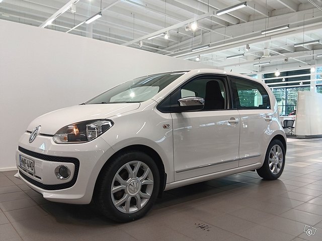 VOLKSWAGEN Up