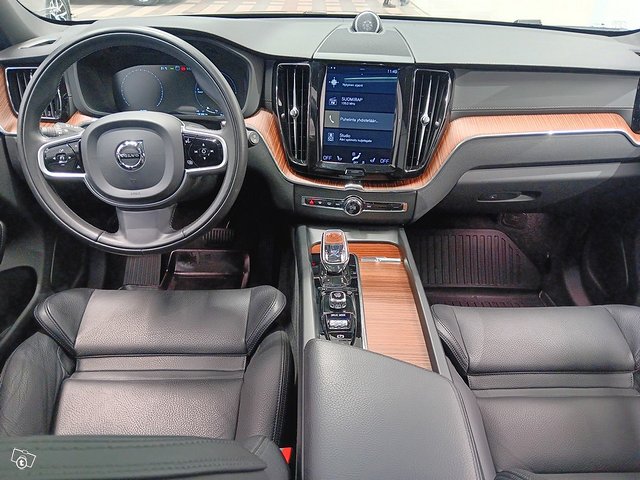 VOLVO XC60 11