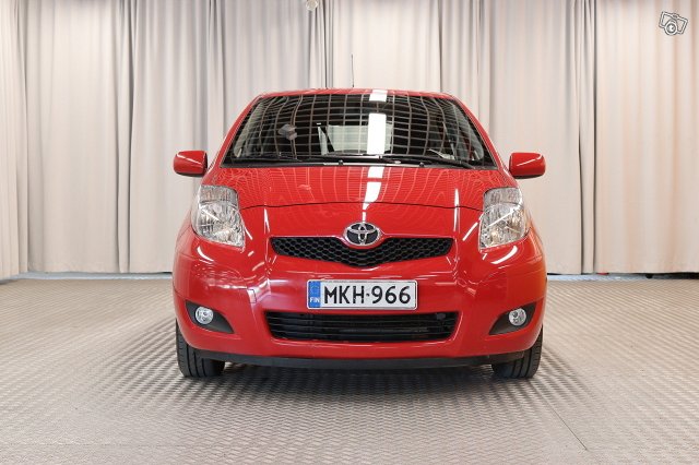 Toyota Yaris 2