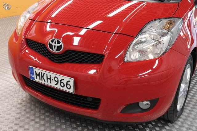 Toyota Yaris 21