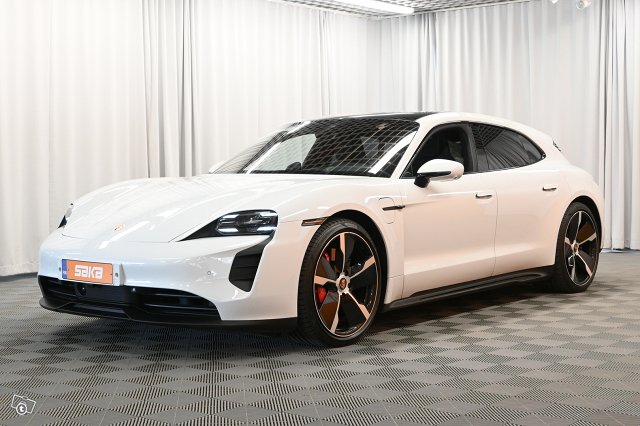 Porsche Taycan 4