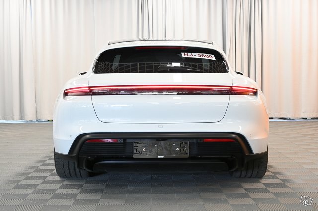 Porsche Taycan 6