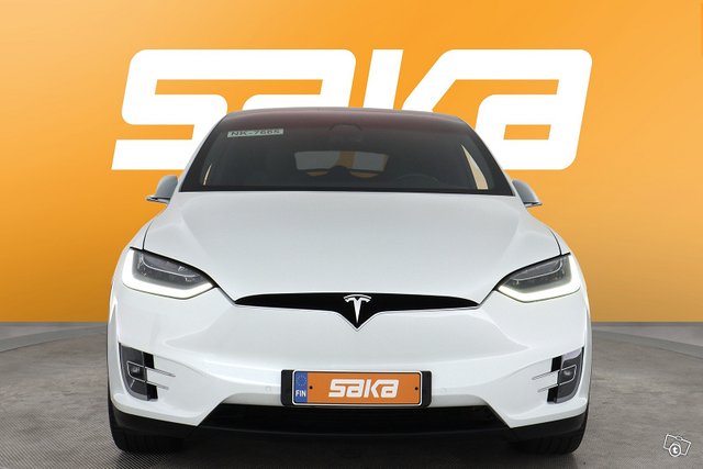 Tesla Model X 2