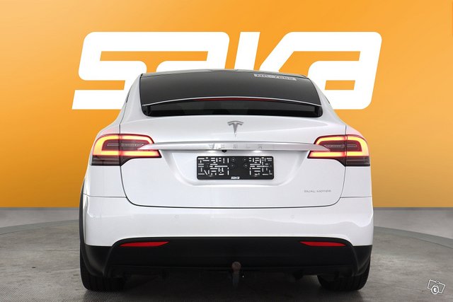 Tesla Model X 5