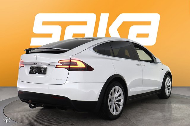 Tesla Model X 6