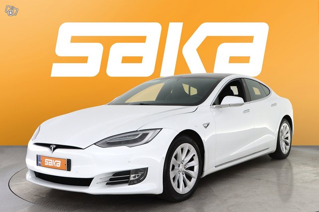 Tesla Model S 4