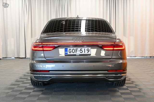 Audi A8 6