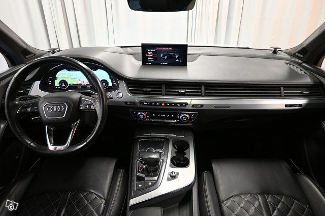 Audi Q7 12