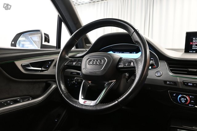 Audi Q7 14