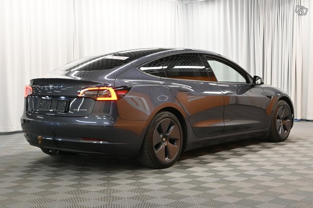 Tesla Model 3 5